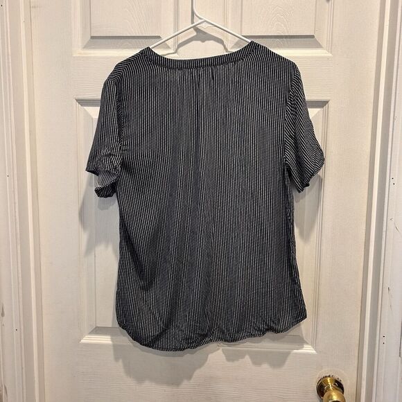 Old Navy Women's Large Blue White Striped Shirt V-neck Loose Fit Rayon - Picture 6 of 7
